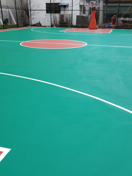 南宁 球场长期使用易出现地面开裂